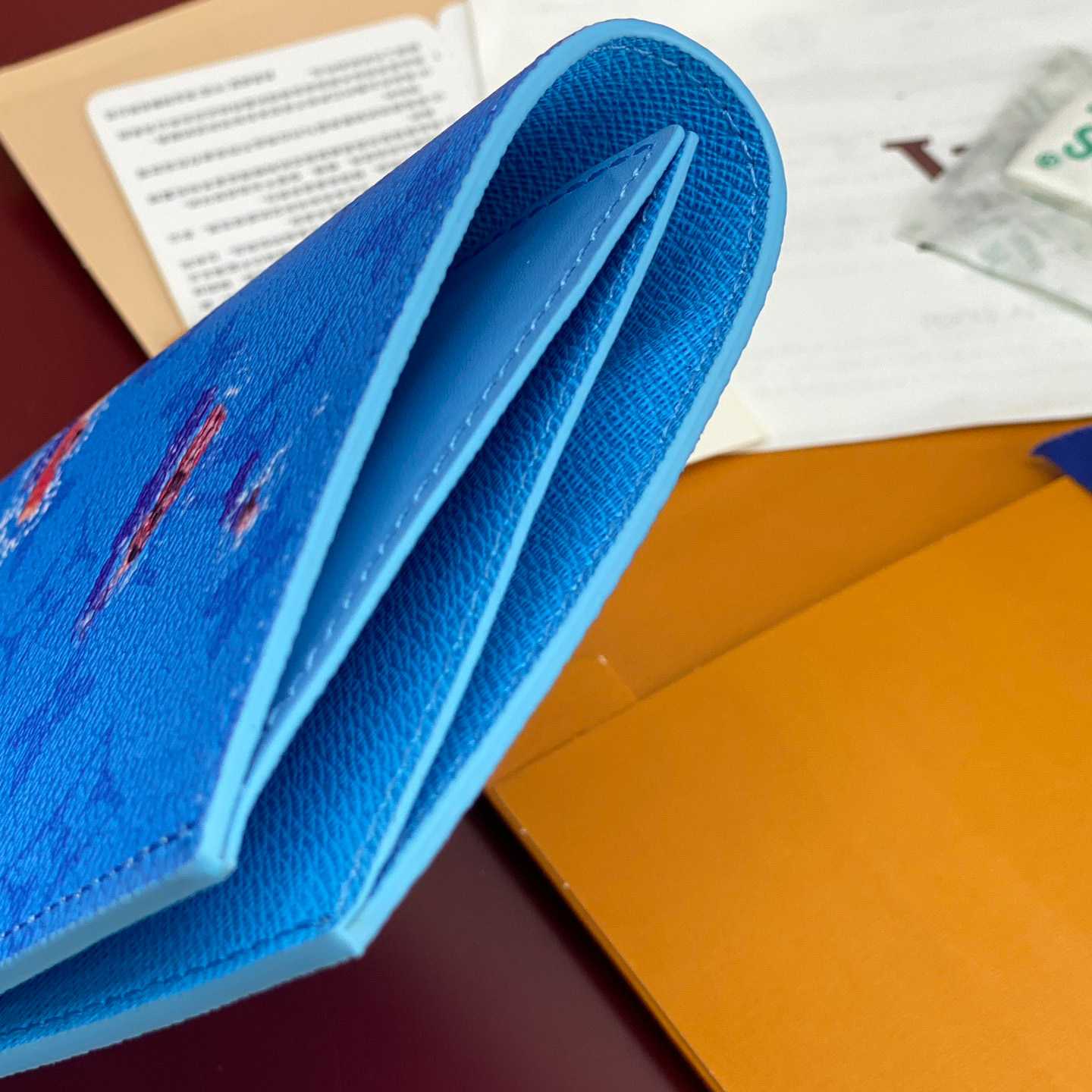 Louis Vuitton Passport Cover M14876 - DesignerGu