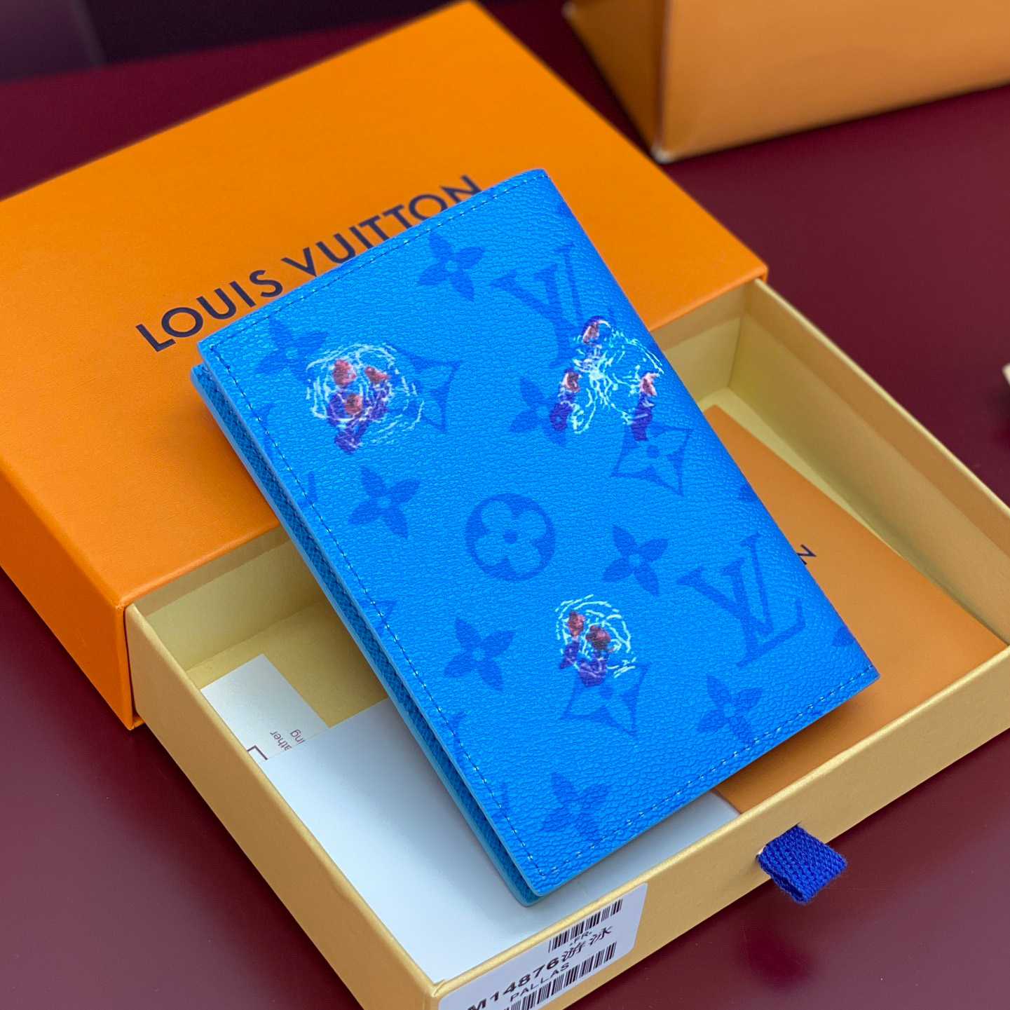 Louis Vuitton Passport Cover M14876 - DesignerGu
