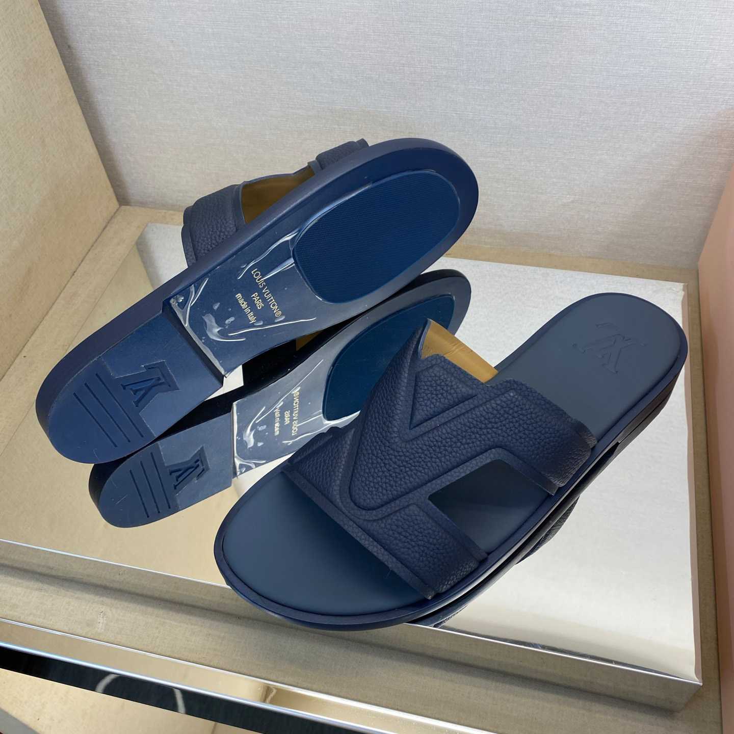 Louis Vuitton LV Oasis Mule    - DesignerGu