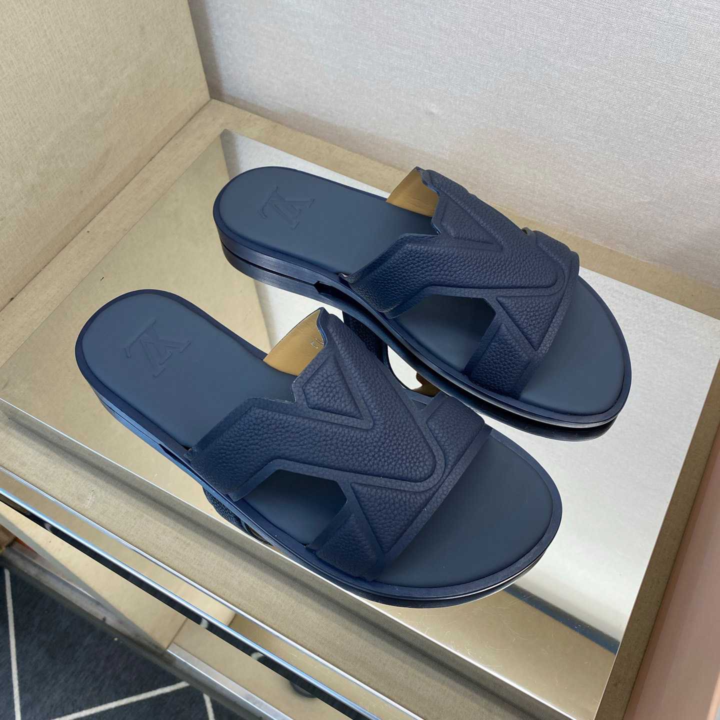 Louis Vuitton LV Oasis Mule    - DesignerGu
