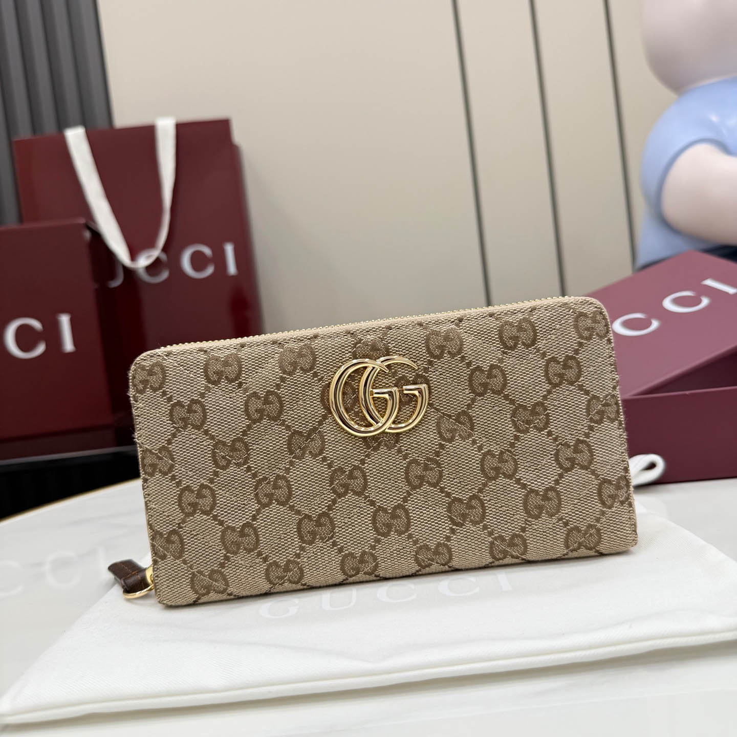 Gucci GG Marmont Zip Around Wallet - DesignerGu