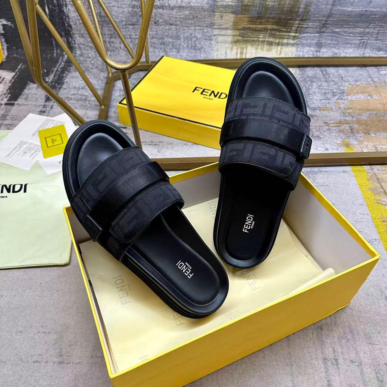Fendi Chunky Slides - DesignerGu