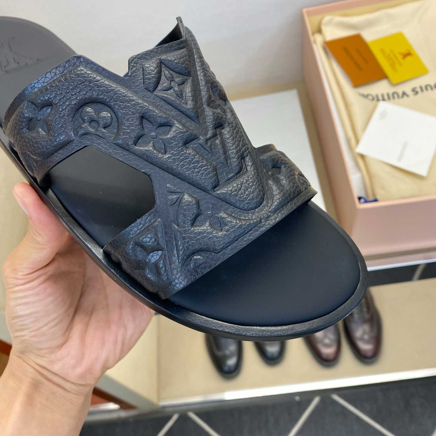 Louis Vuitton LV Oasis Mule    - DesignerGu