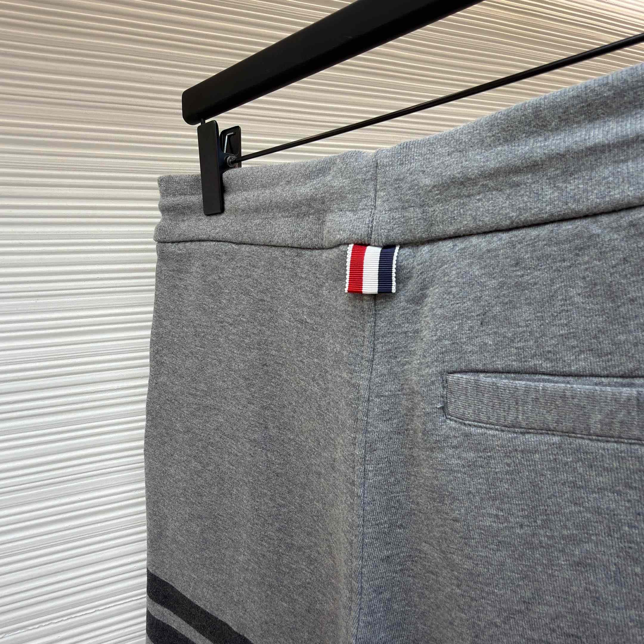 Thom Browne Classic Tonal 4 Bar Sweat Shorts - DesignerGu