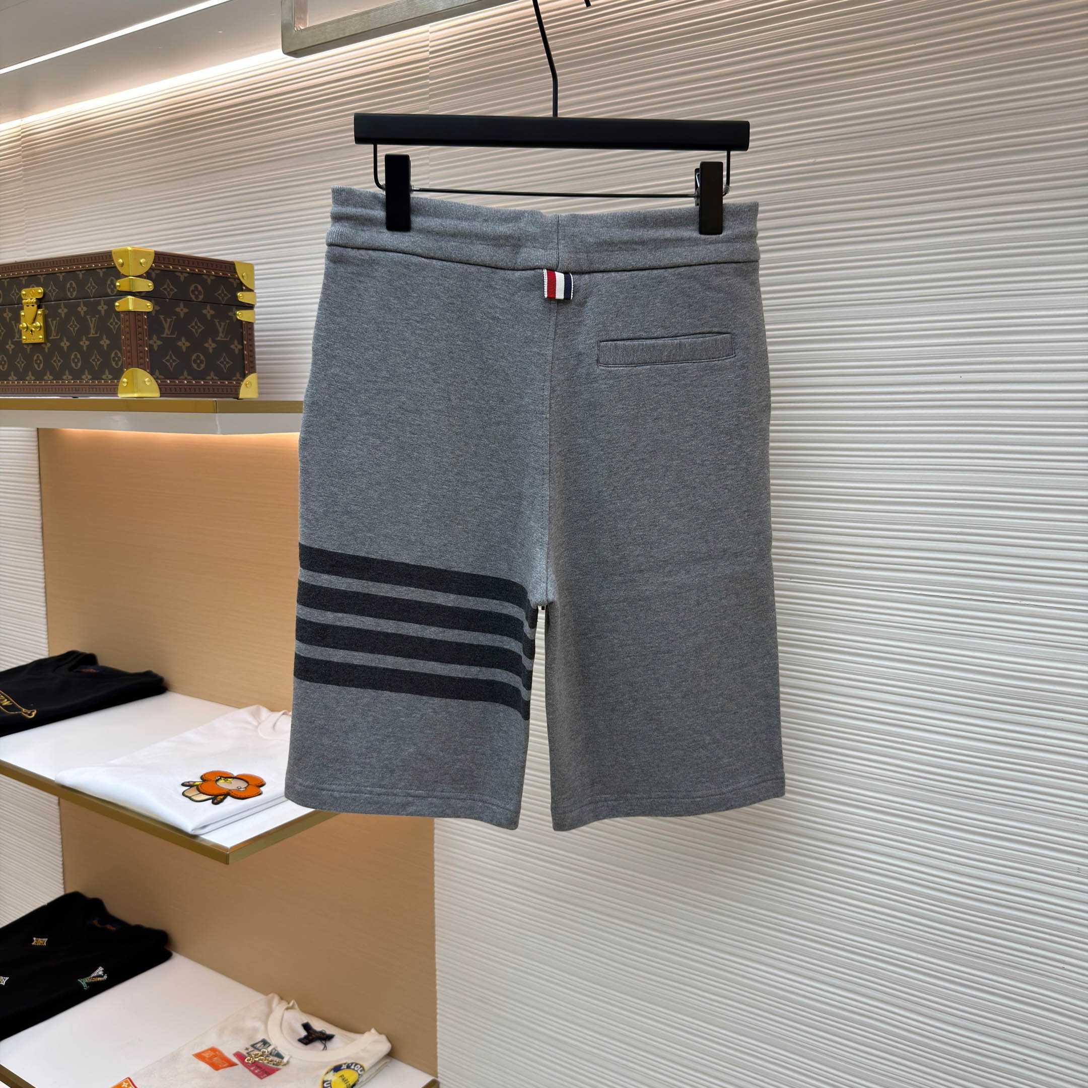 Thom Browne Classic Tonal 4 Bar Sweat Shorts - DesignerGu