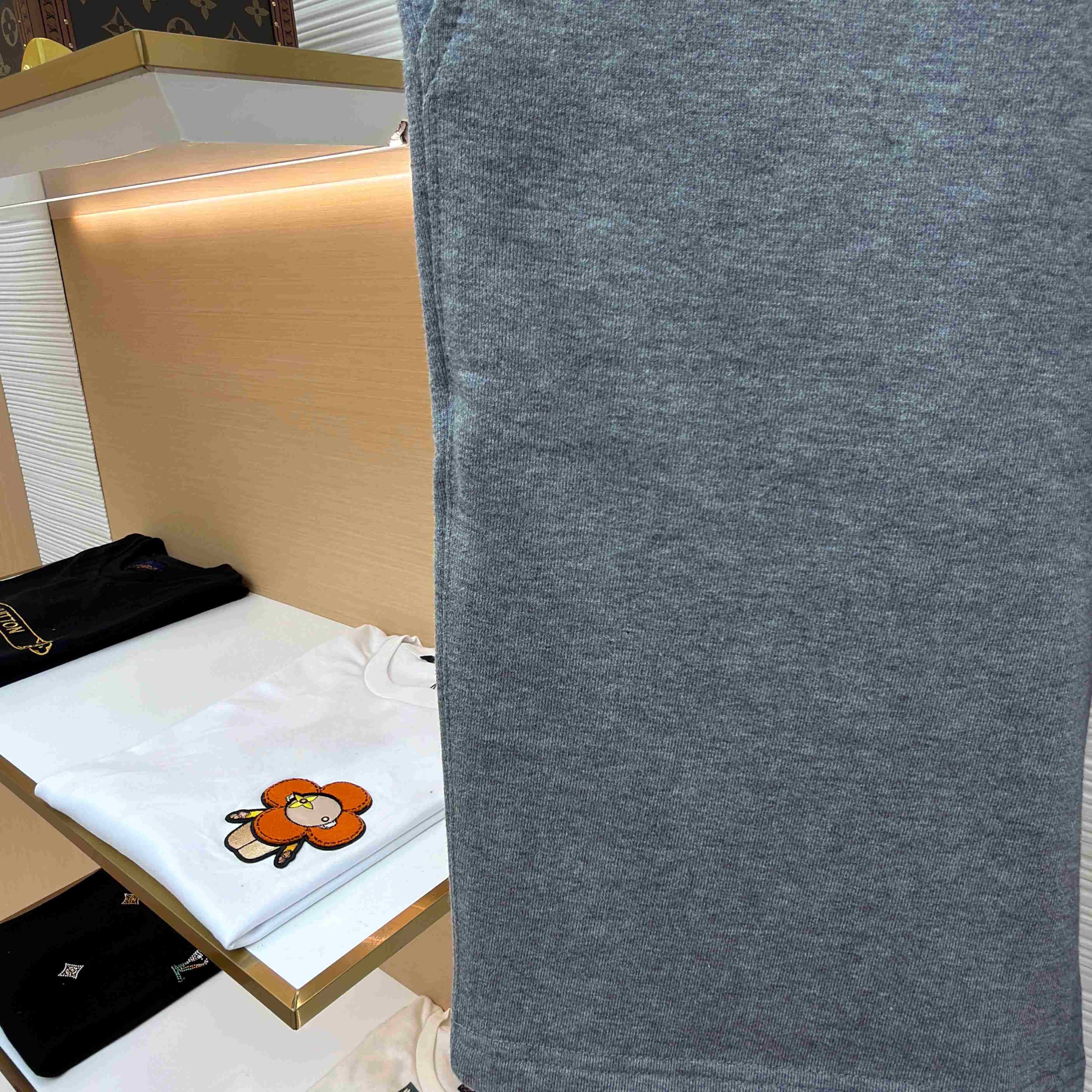 Thom Browne Classic Tonal 4 Bar Sweat Shorts - DesignerGu