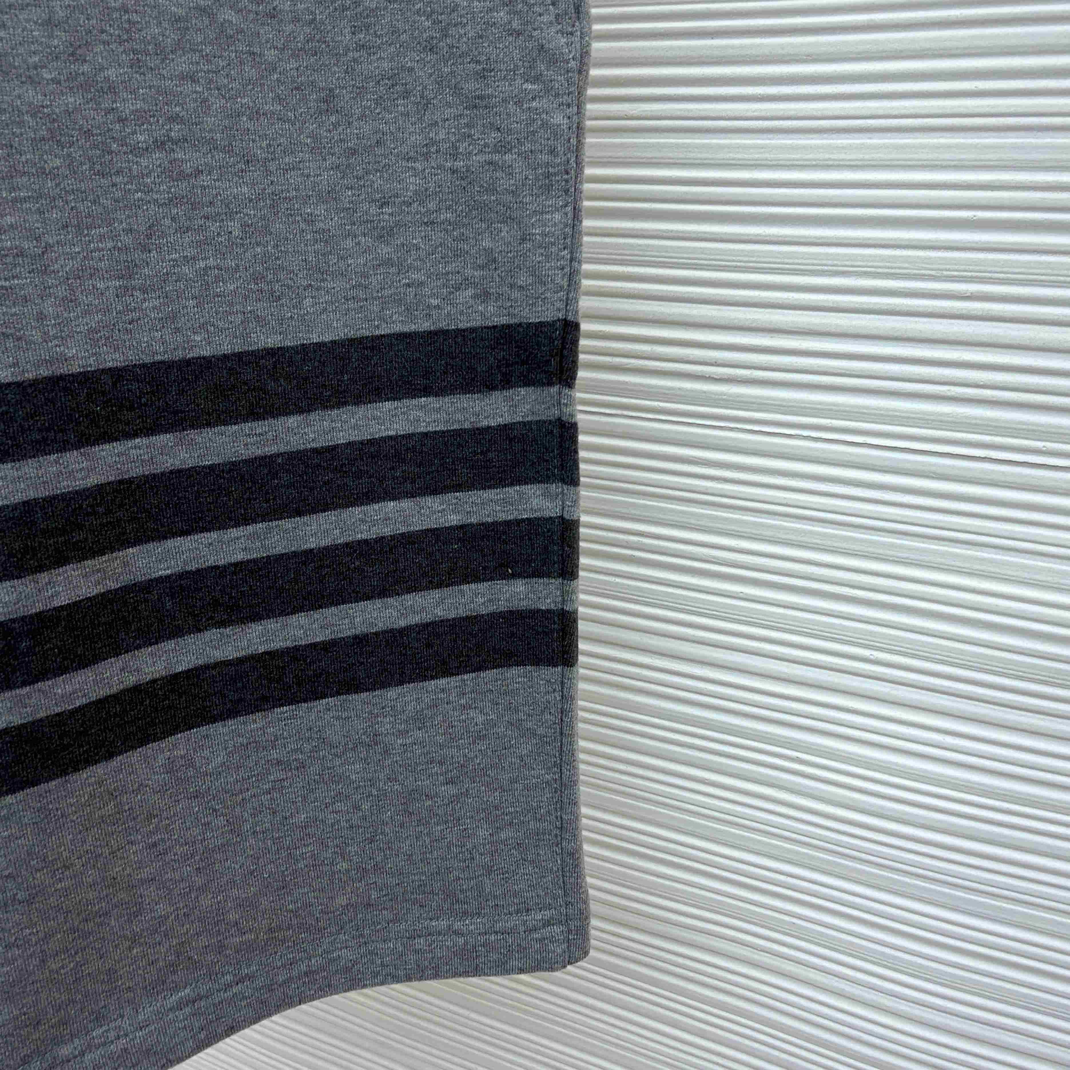 Thom Browne Classic Tonal 4 Bar Sweat Shorts - DesignerGu