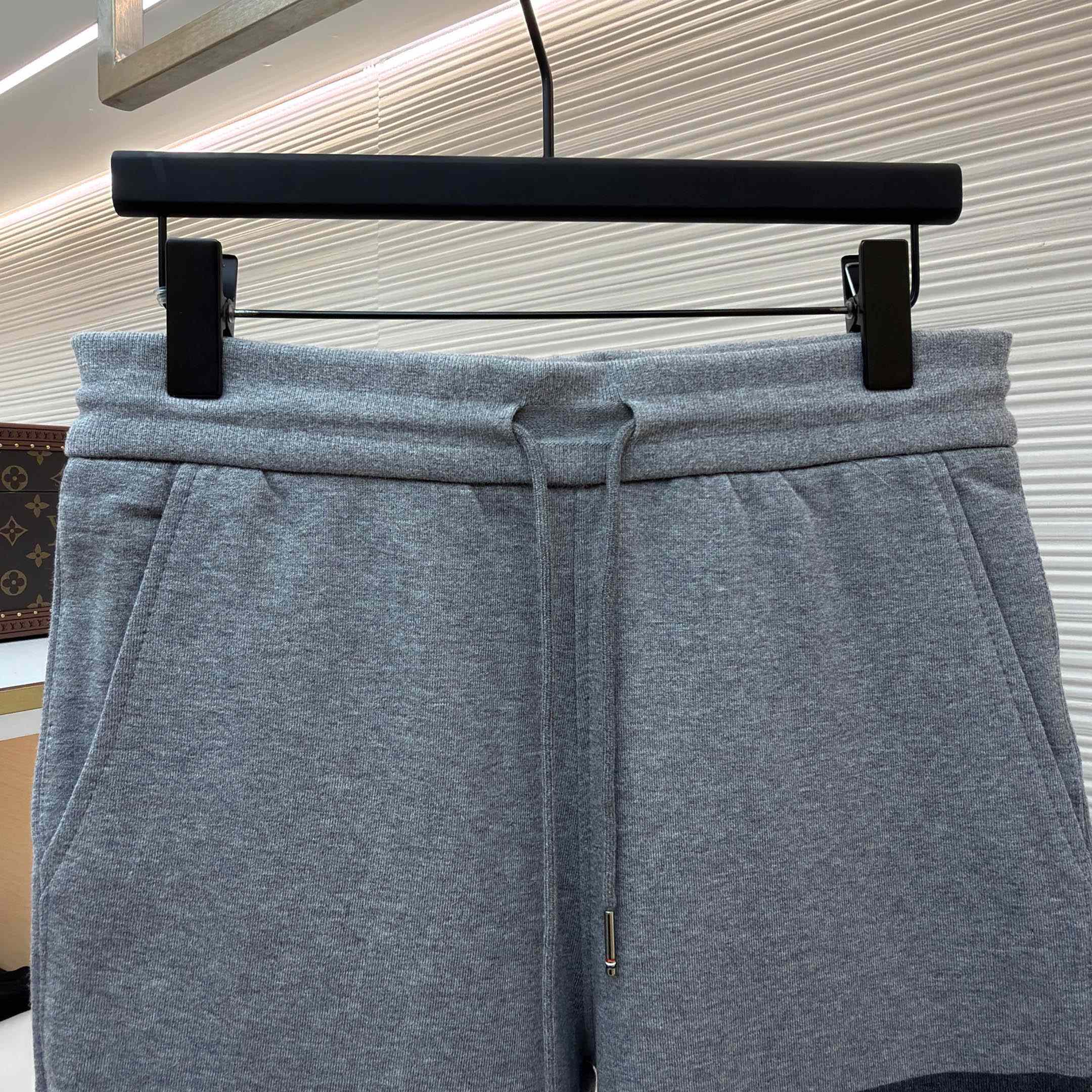 Thom Browne Classic Tonal 4 Bar Sweat Shorts - DesignerGu
