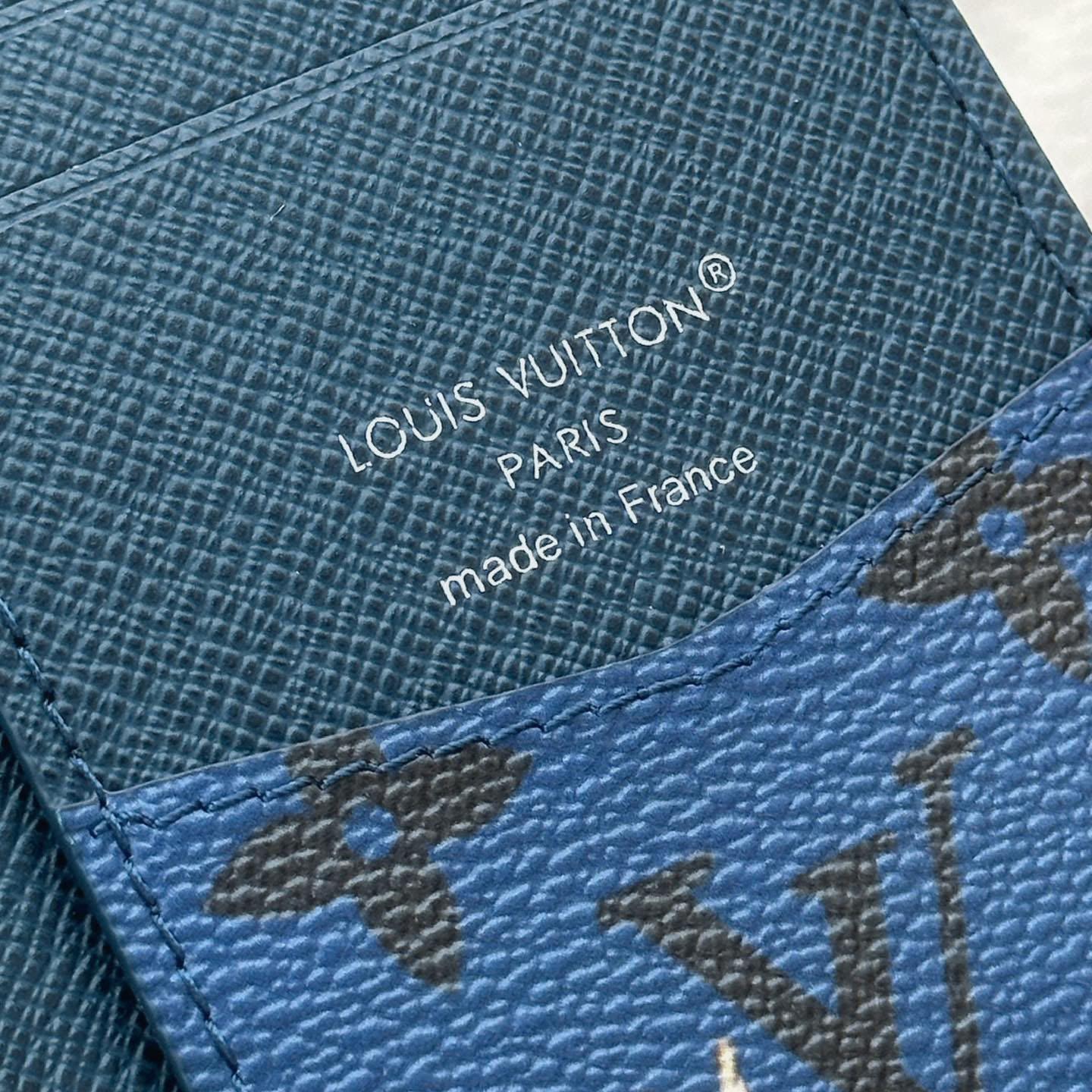 Louis Vuitton Passport Cover  M27052 - DesignerGu