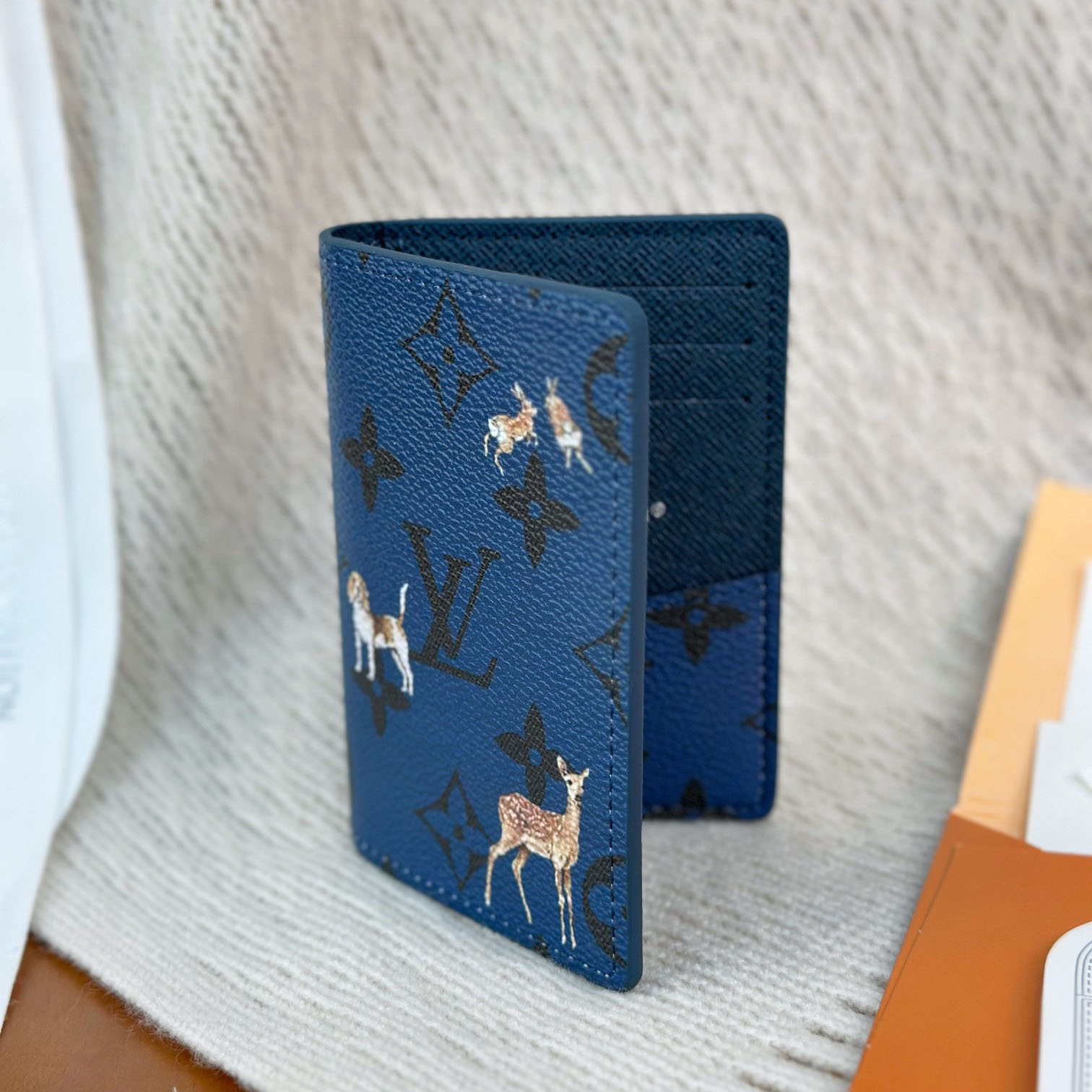 Louis Vuitton Passport Cover  M27052 - DesignerGu