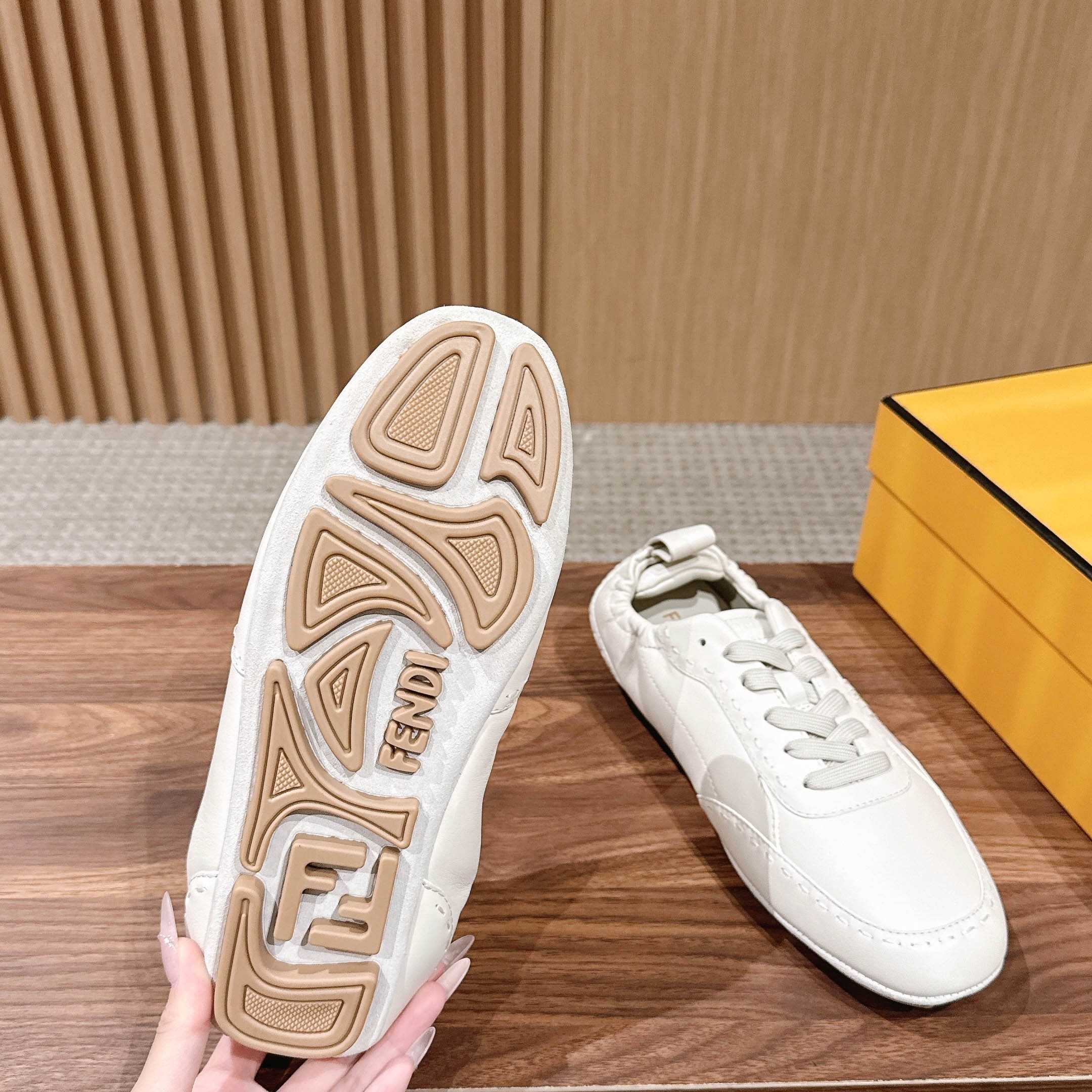 Fendi White Leather Low-Tops Sneakers - DesignerGu