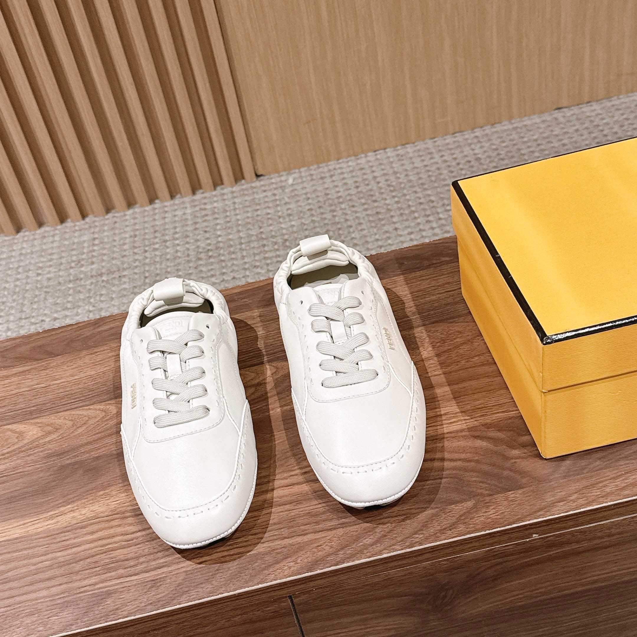 Fendi White Leather Low-Tops Sneakers - DesignerGu