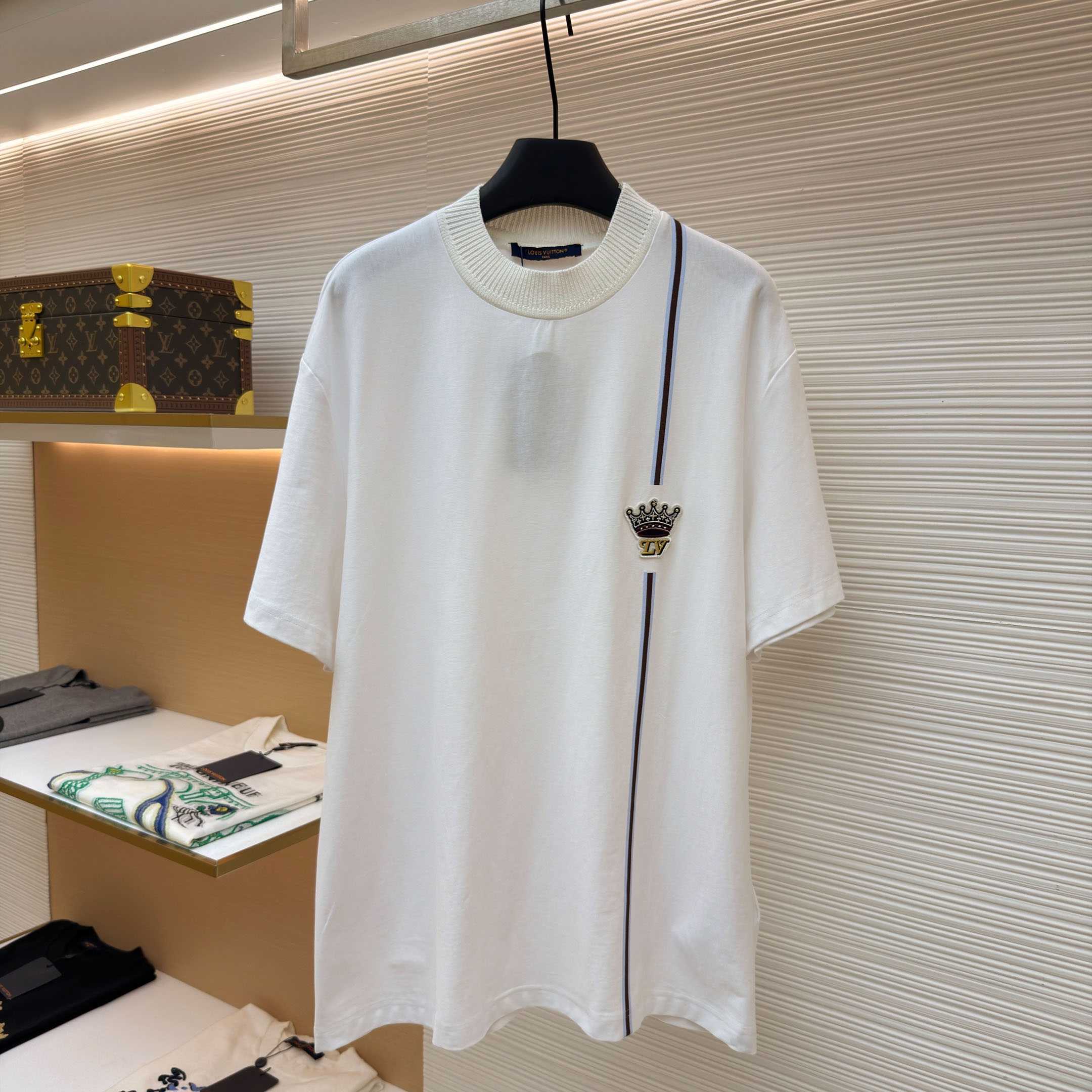 Louis Vuitton Signature T-Shirt 1AIKCE - DesignerGu