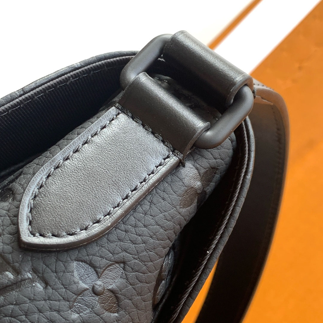 Louis Vuitton Christopher Messenger M28324 - DesignerGu