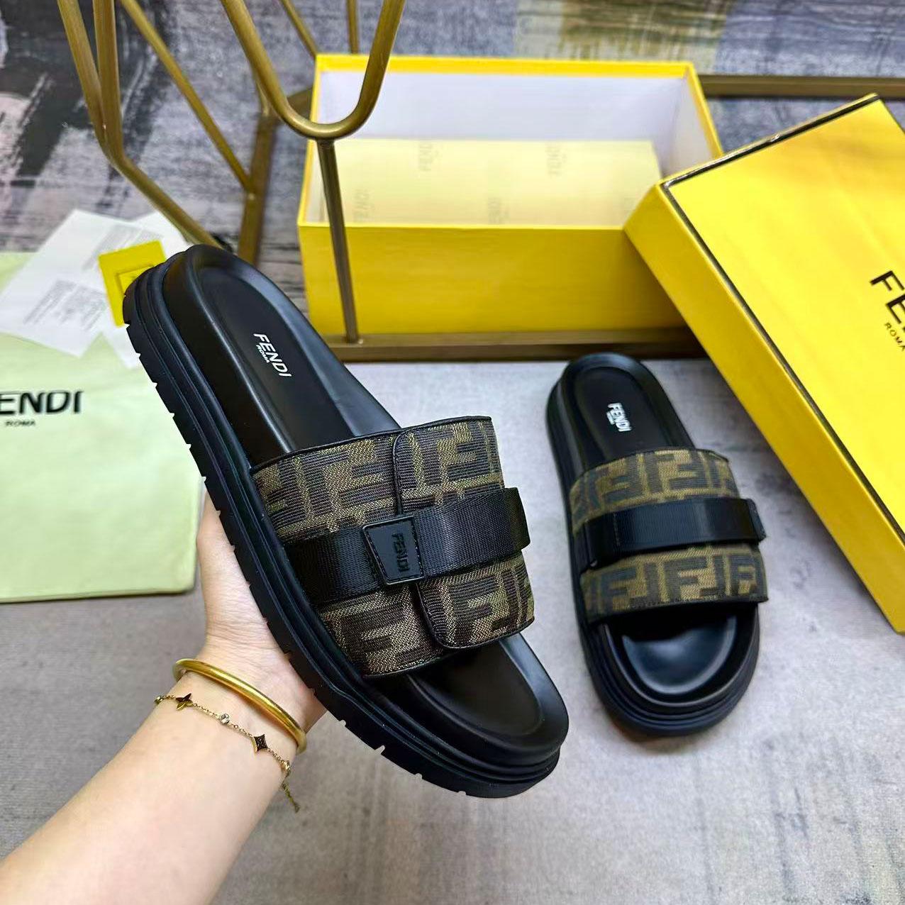 Fendi Chunky Slides - DesignerGu