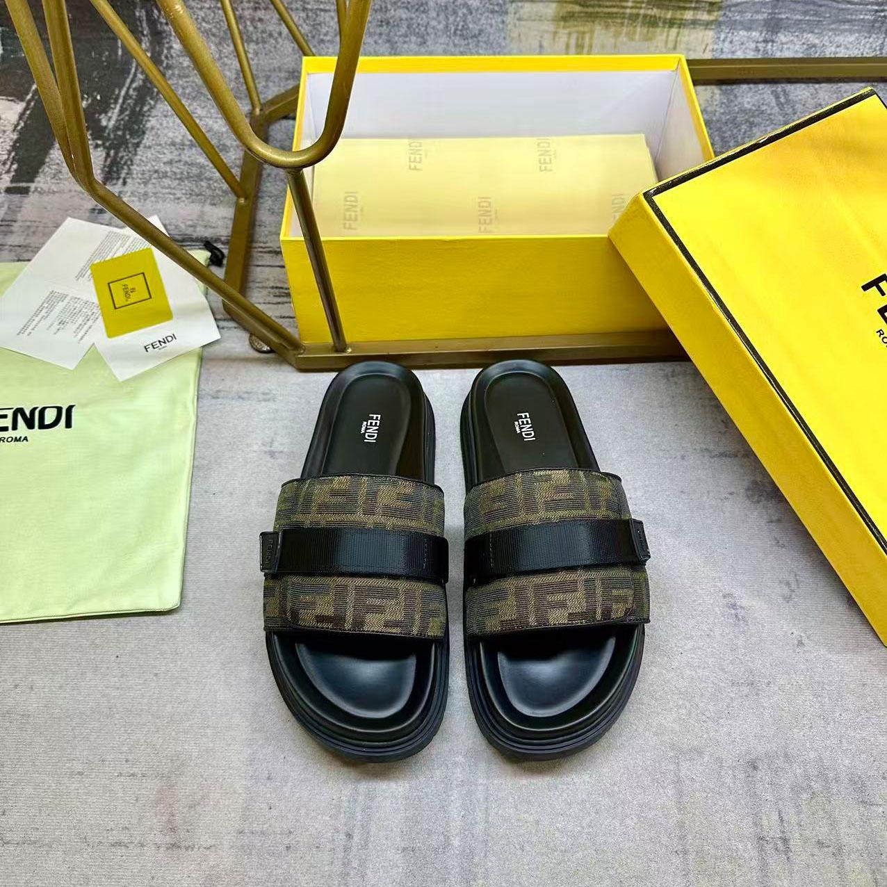 Fendi Chunky Slides - DesignerGu