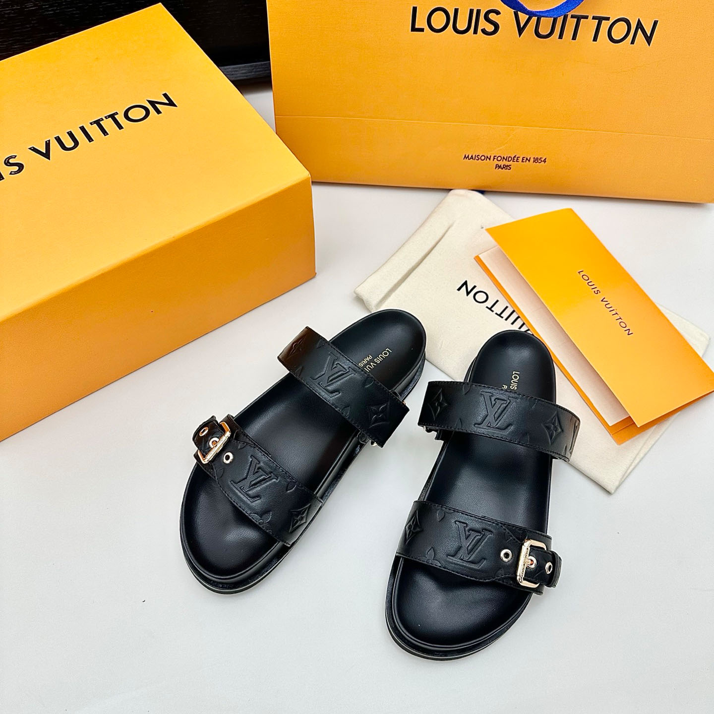 Louis Vuitton Bom Dia Flat Comfort Mule 1ABVNF - DesignerGu