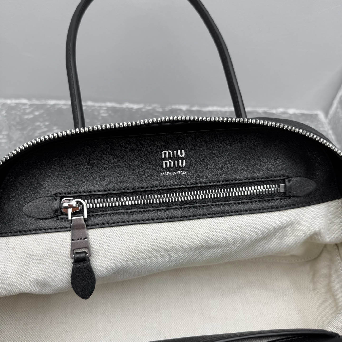 Miu Miu Vivant Nappa Leather Bag - DesignerGu