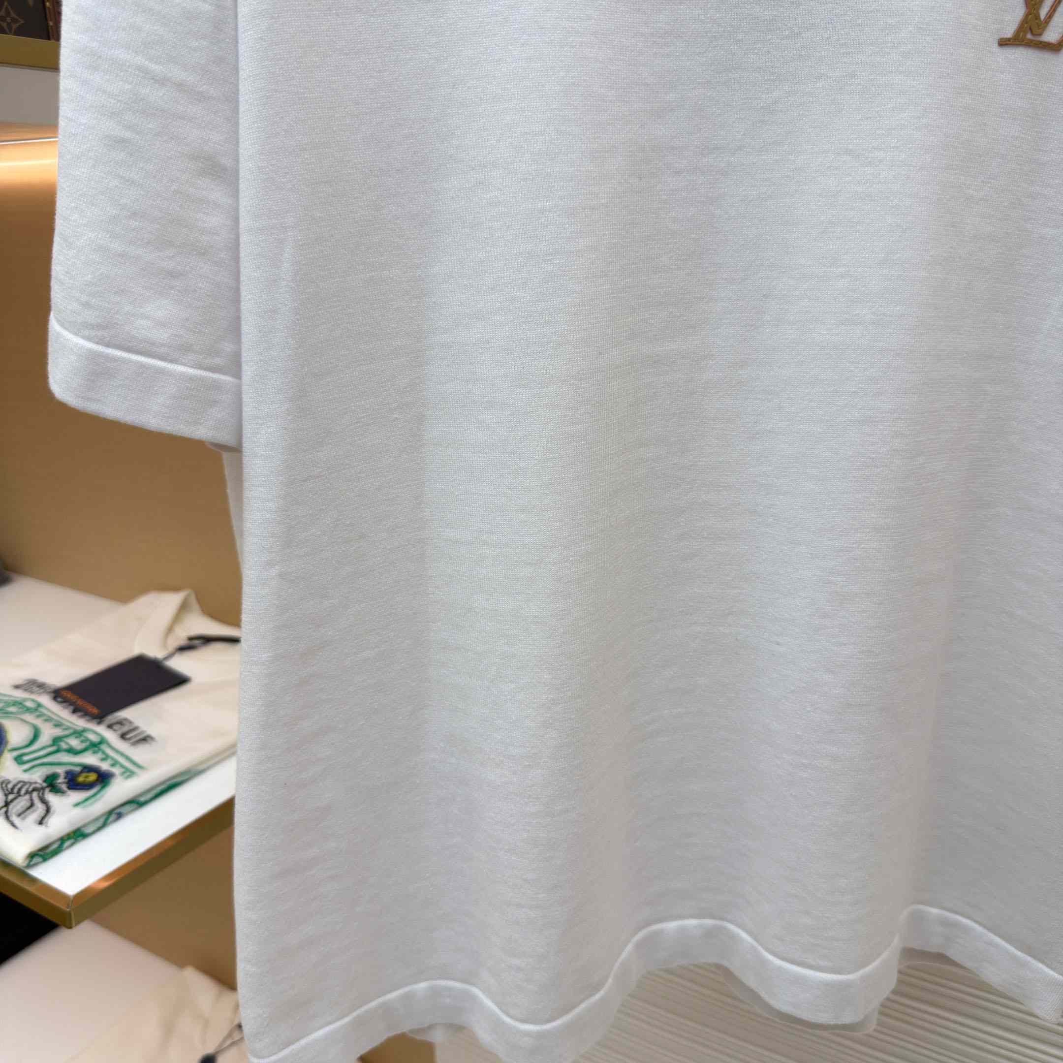 Louis Vuitton Short-Sleeved Crewneck With Signature 1AK70O - DesignerGu