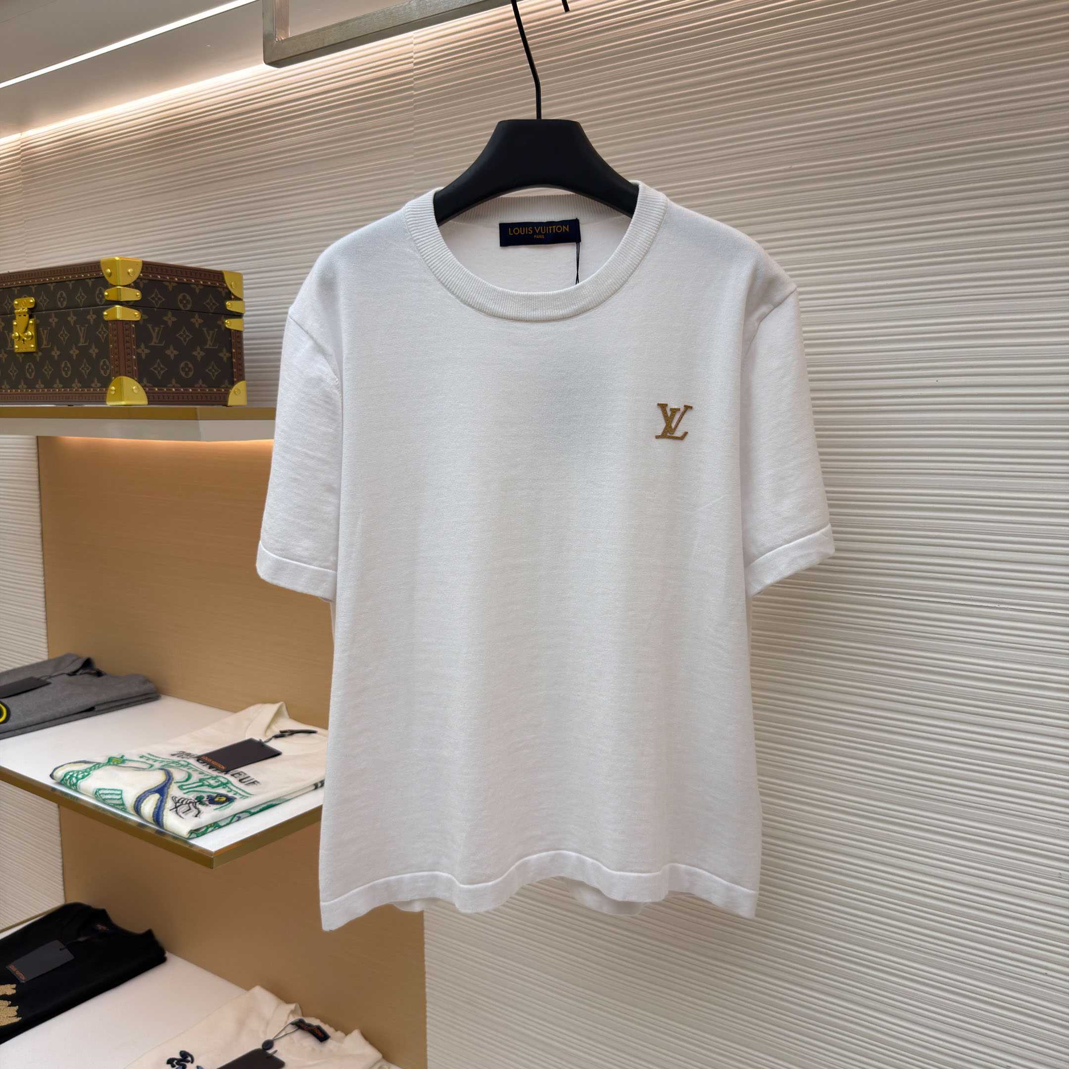 Louis Vuitton Short-Sleeved Crewneck With Signature 1AK70O - DesignerGu