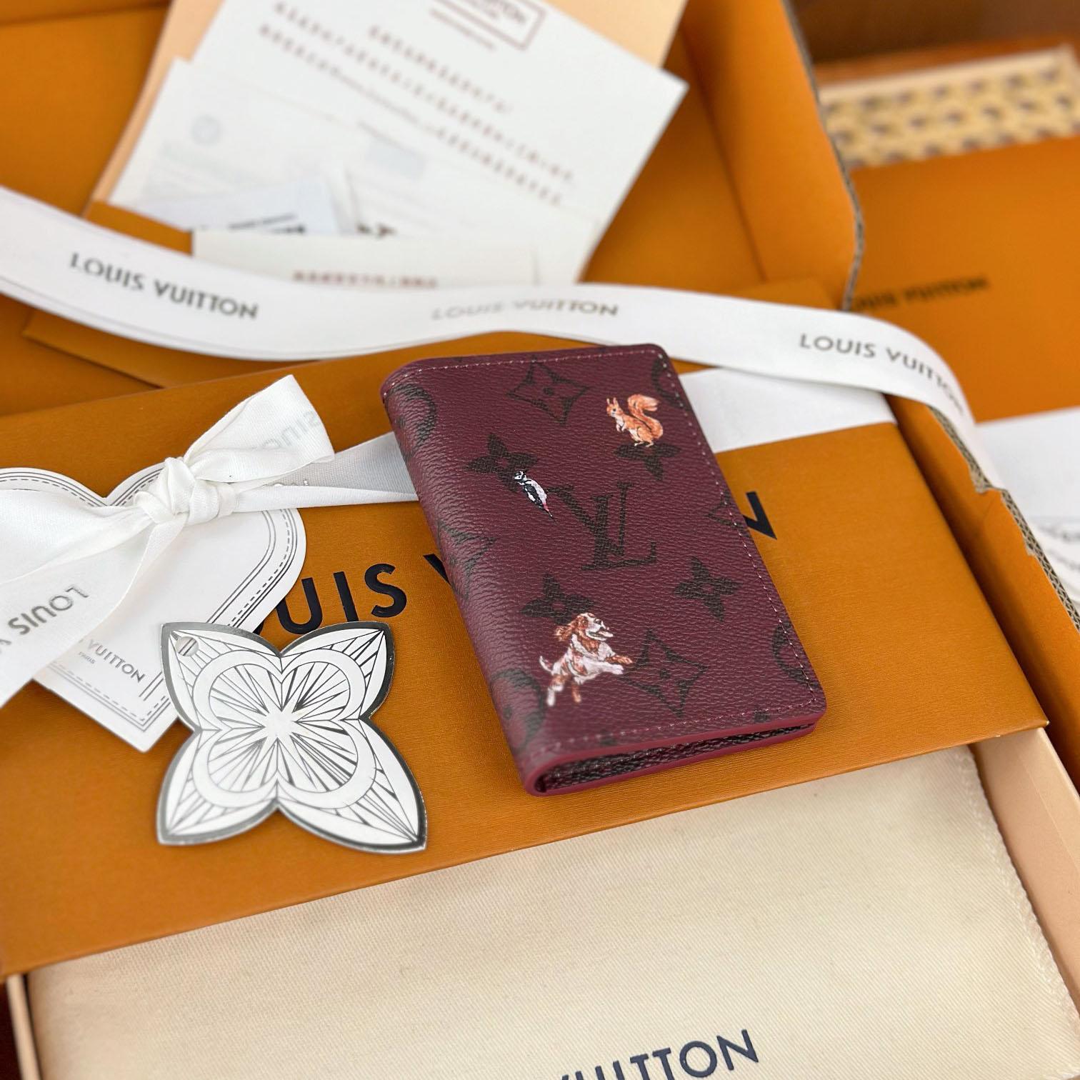 Louis Vuitton Passport Cover  M27021 - DesignerGu