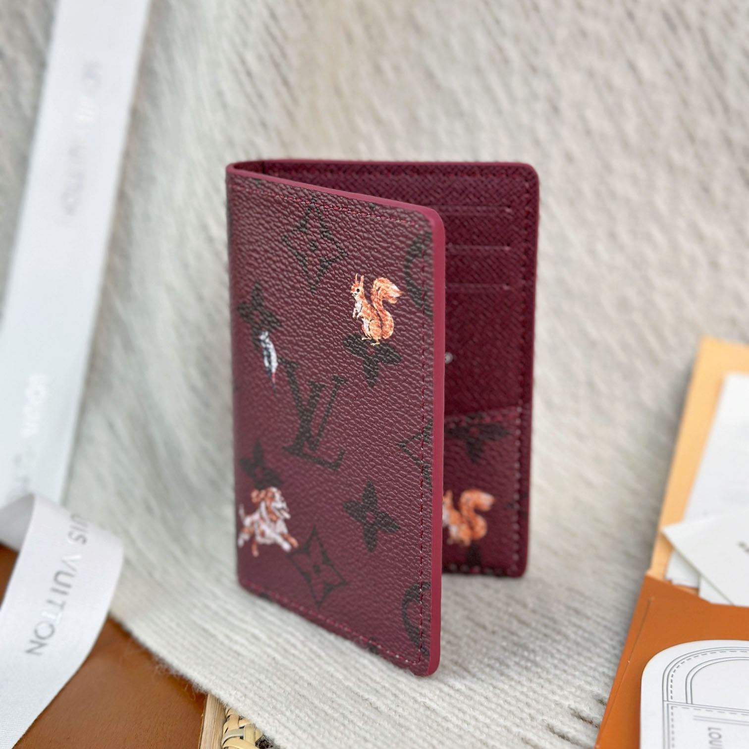 Louis Vuitton Passport Cover  M27021 - DesignerGu