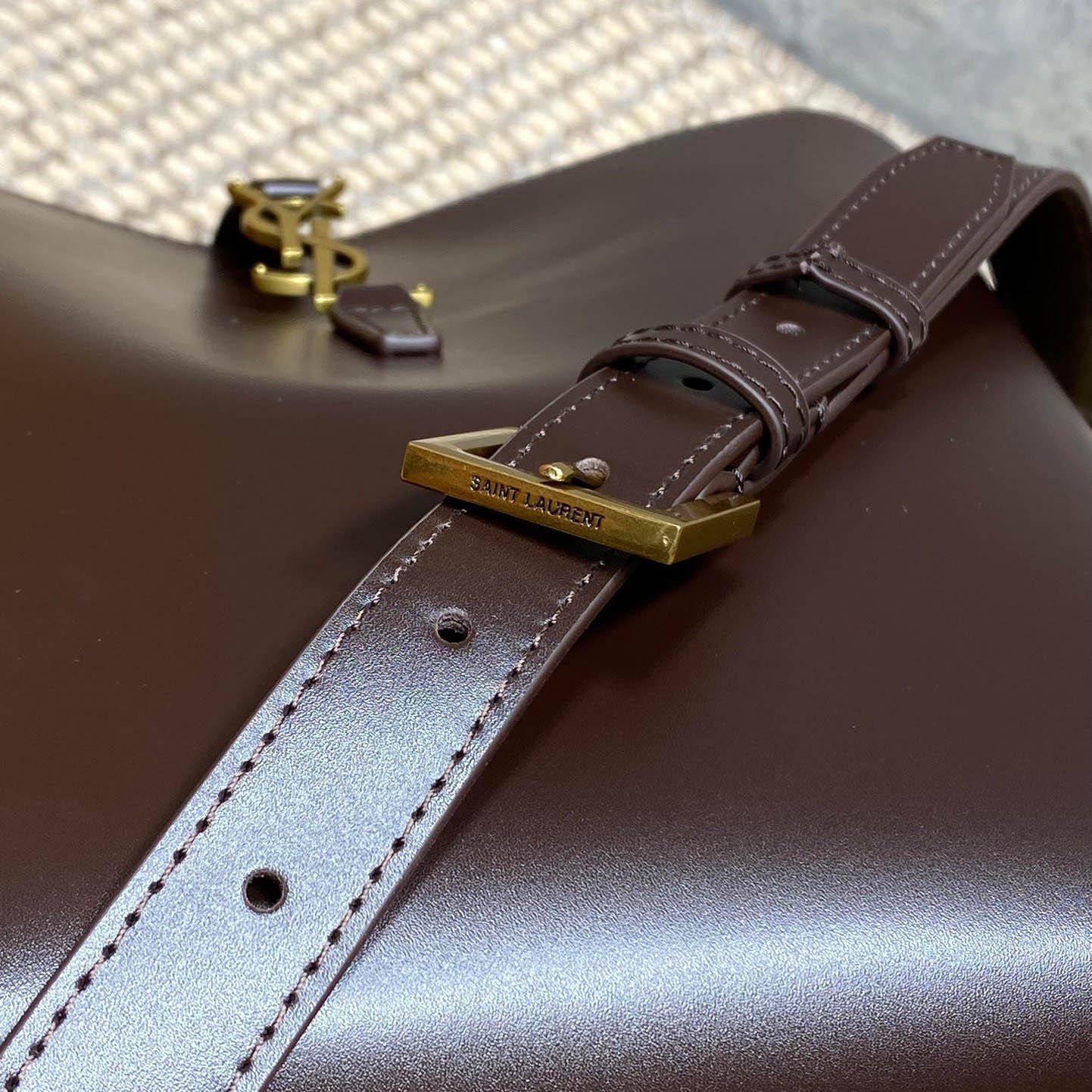 Saint Laurent Le 37 In Shiny Leather - DesignerGu