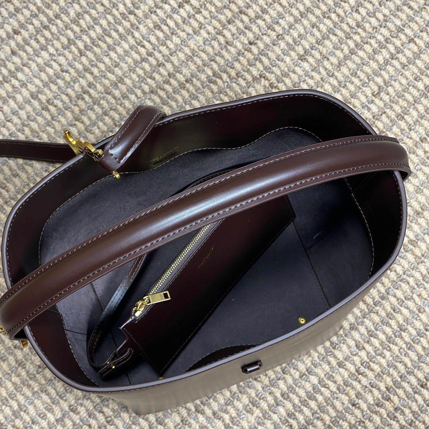 Saint Laurent Le 37 In Shiny Leather - DesignerGu