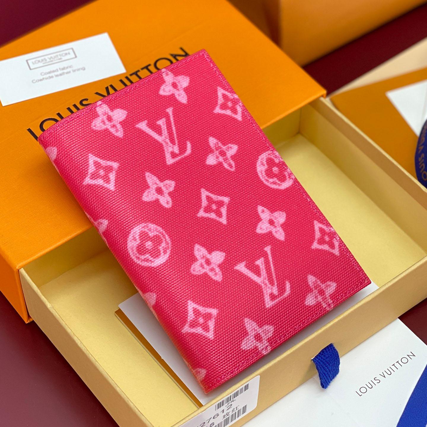 Louis Vuitton Passport Cover   M27615 - DesignerGu