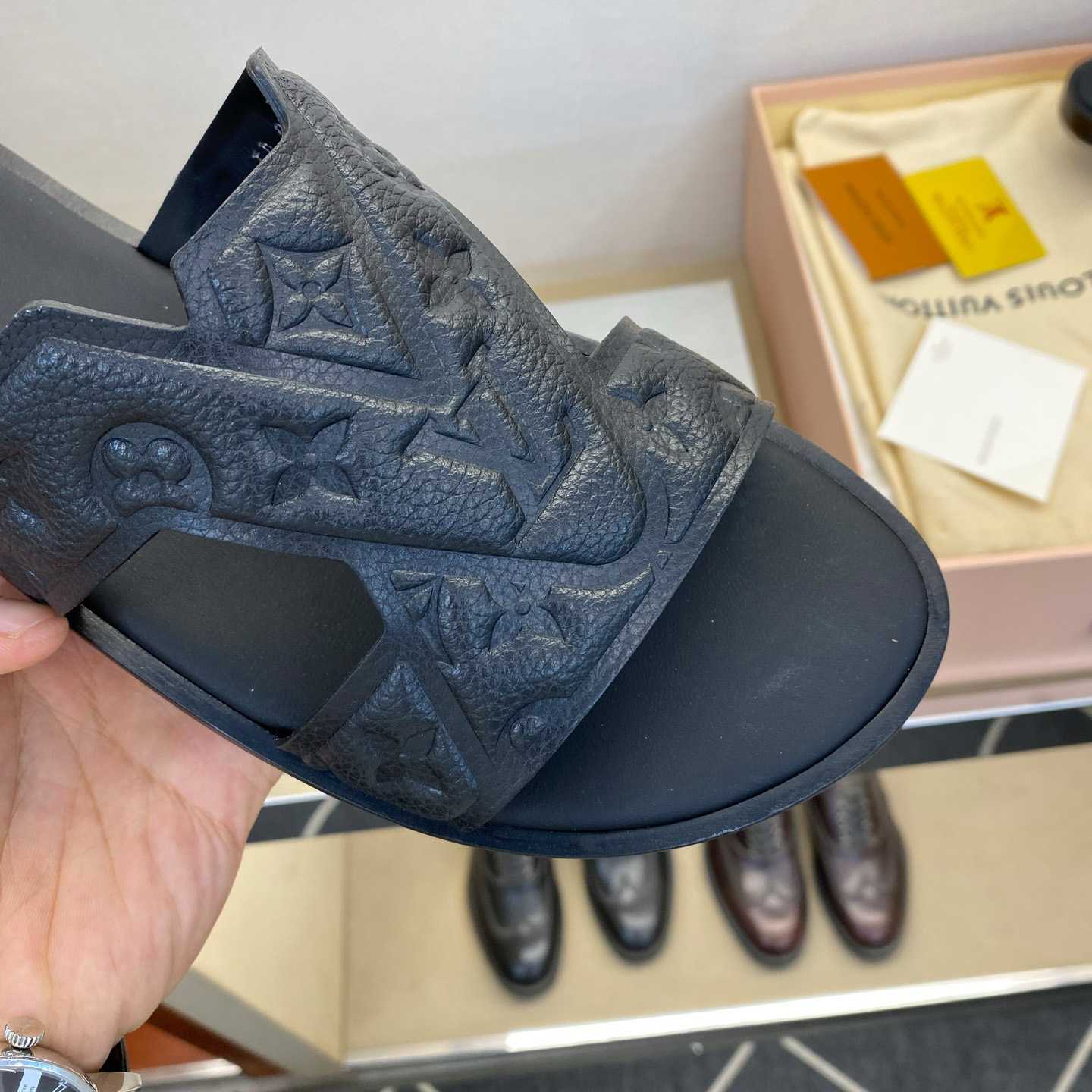 Louis Vuitton LV Oasis Mule    - DesignerGu