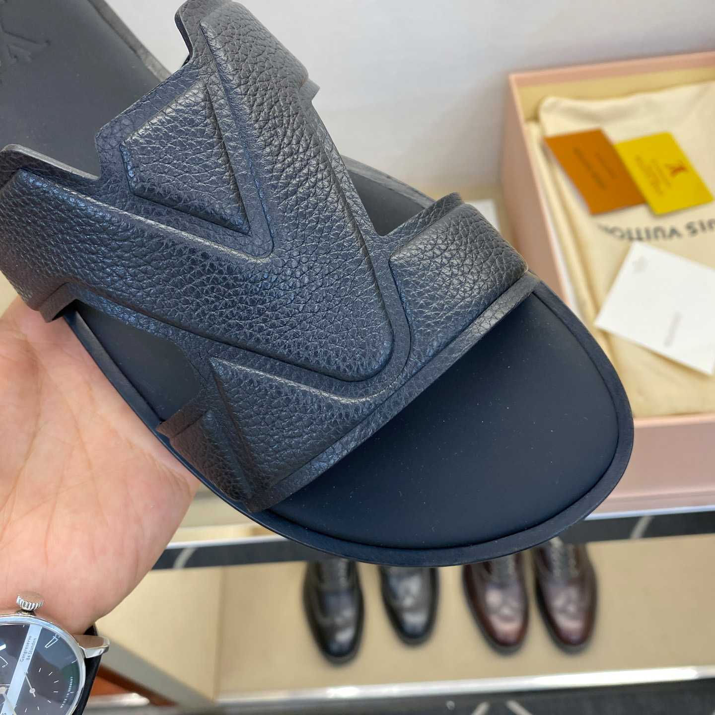 Louis Vuitton LV Oasis Mule    - DesignerGu