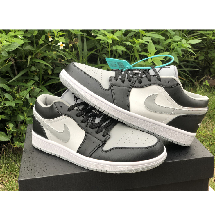 Jordan AJ1 Low "Light Smoke Grey" - 
