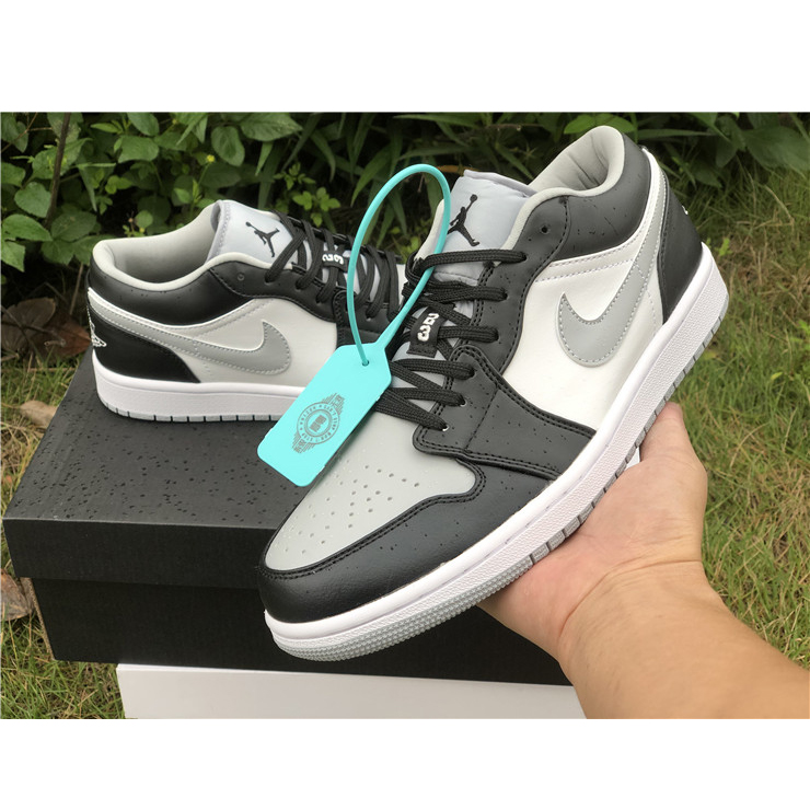 Jordan AJ1 Low "Light Smoke Grey" - 