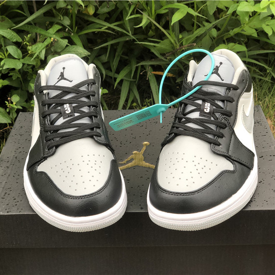Jordan AJ1 Low "Light Smoke Grey" - 