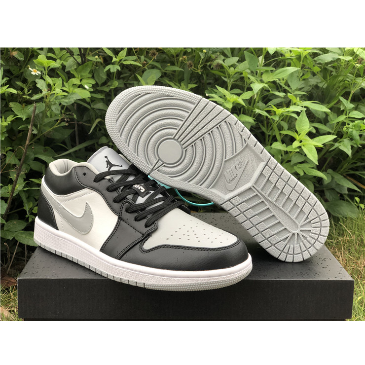 Jordan AJ1 Low "Light Smoke Grey" - 