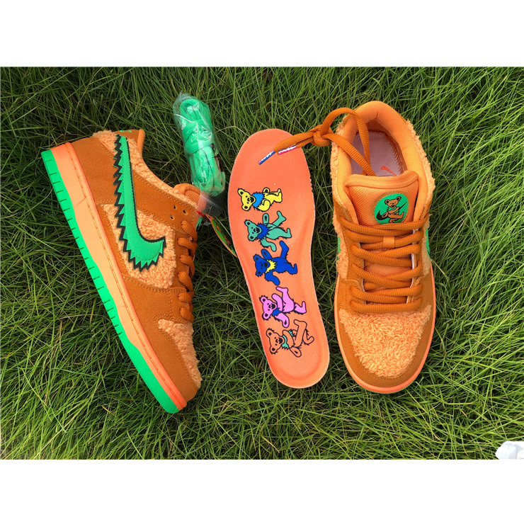 Grateful Dead X Nike SB Dunk Low "Orange Bear" - 