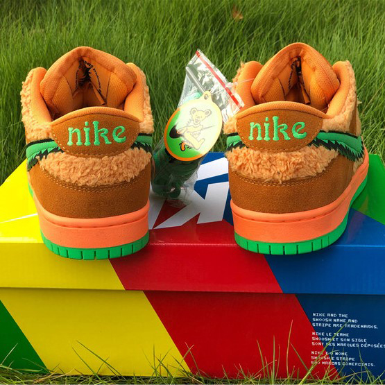 Grateful Dead X Nike SB Dunk Low "Orange Bear" - 