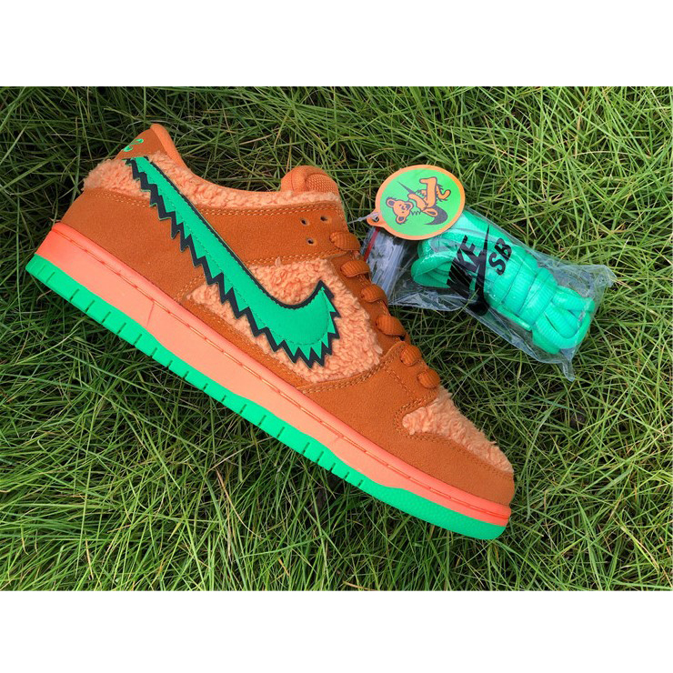 Grateful Dead X Nike SB Dunk Low "Orange Bear" - 