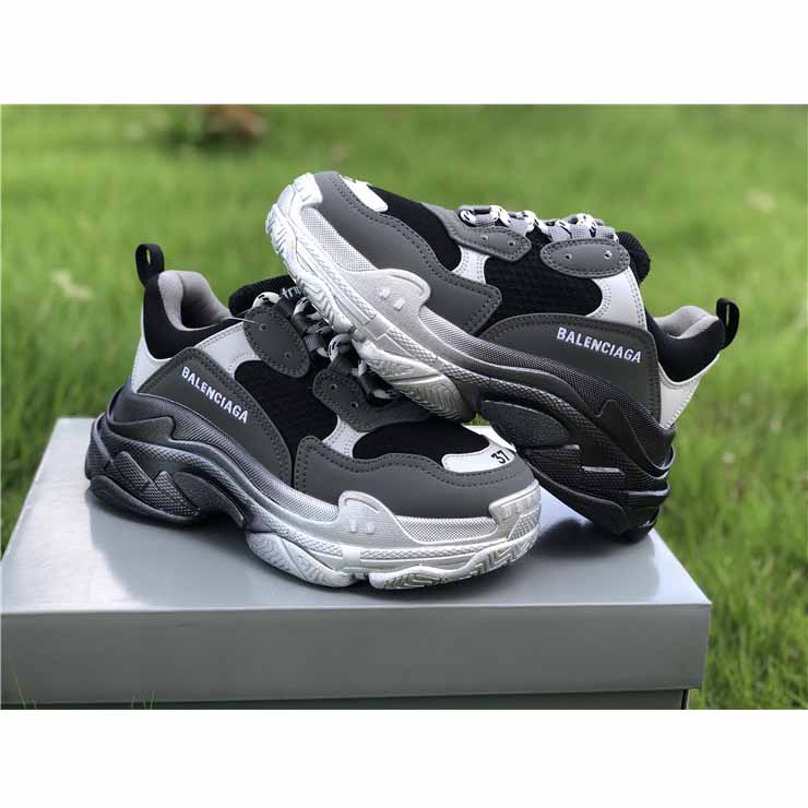Balenciaga Triple S Sneaker  - 