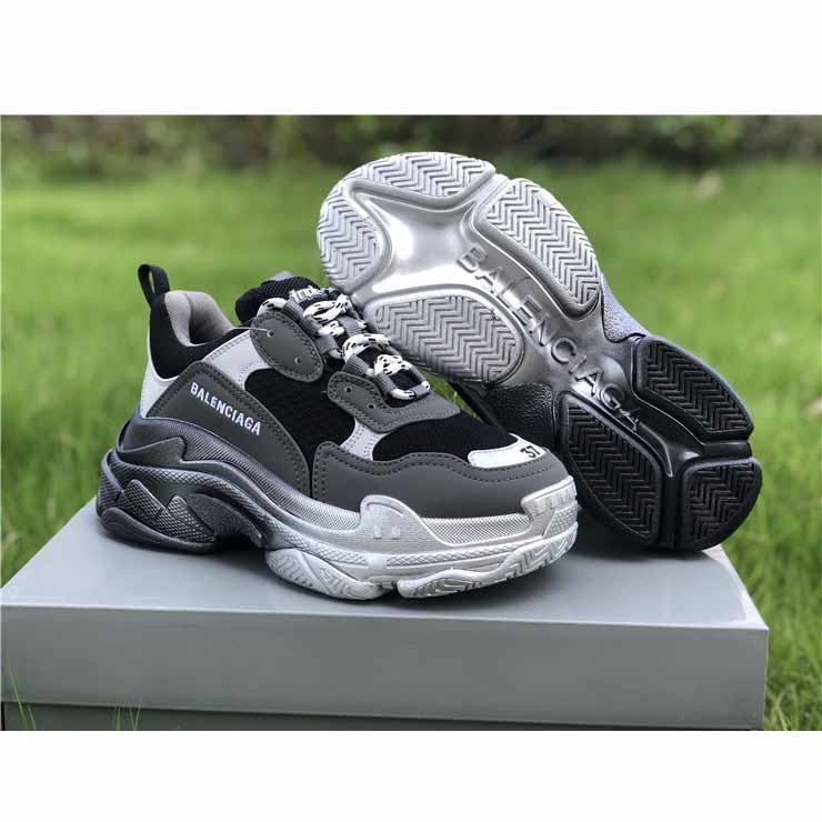 Balenciaga Triple S Sneaker  - 