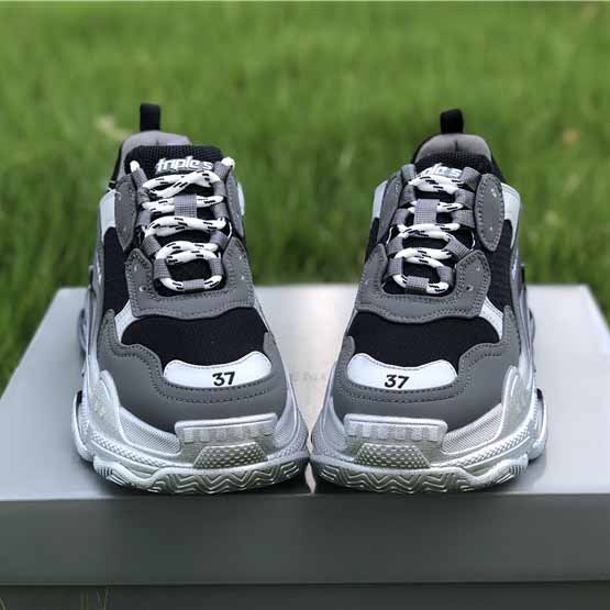 Balenciaga Triple S Sneaker  - 