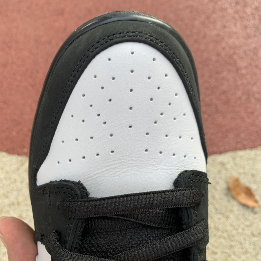 Jeff Staple X Nike SB Dunk Low "Panda Pigeon" Black/Green Gusto-White - 