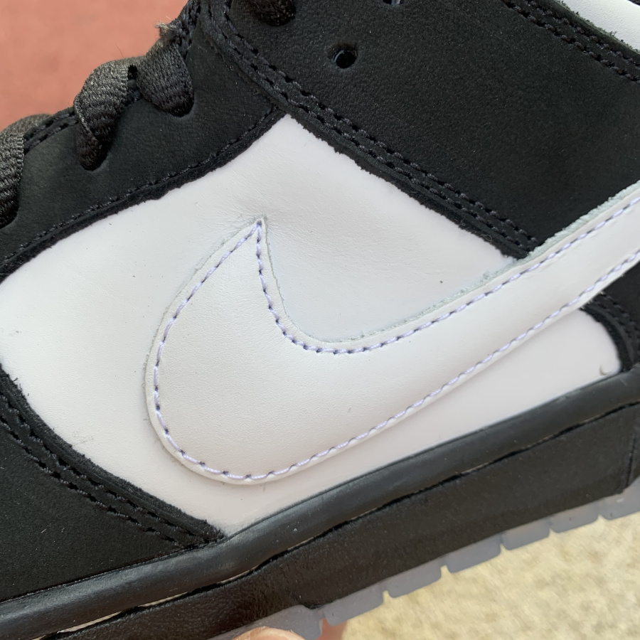Jeff Staple X Nike SB Dunk Low "Panda Pigeon" Black/Green Gusto-White - 