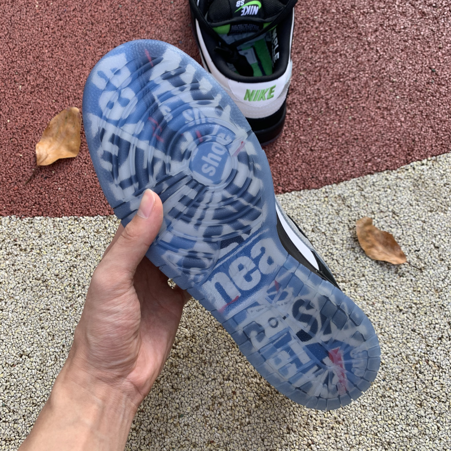 Jeff Staple X Nike SB Dunk Low "Panda Pigeon" Black/Green Gusto-White - 