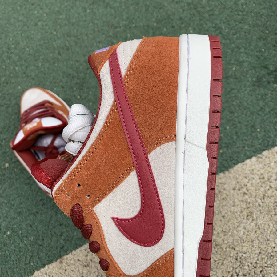Nike  SB Dunk Low Pro Dark Russet Cedar White BQ6817-202 - 