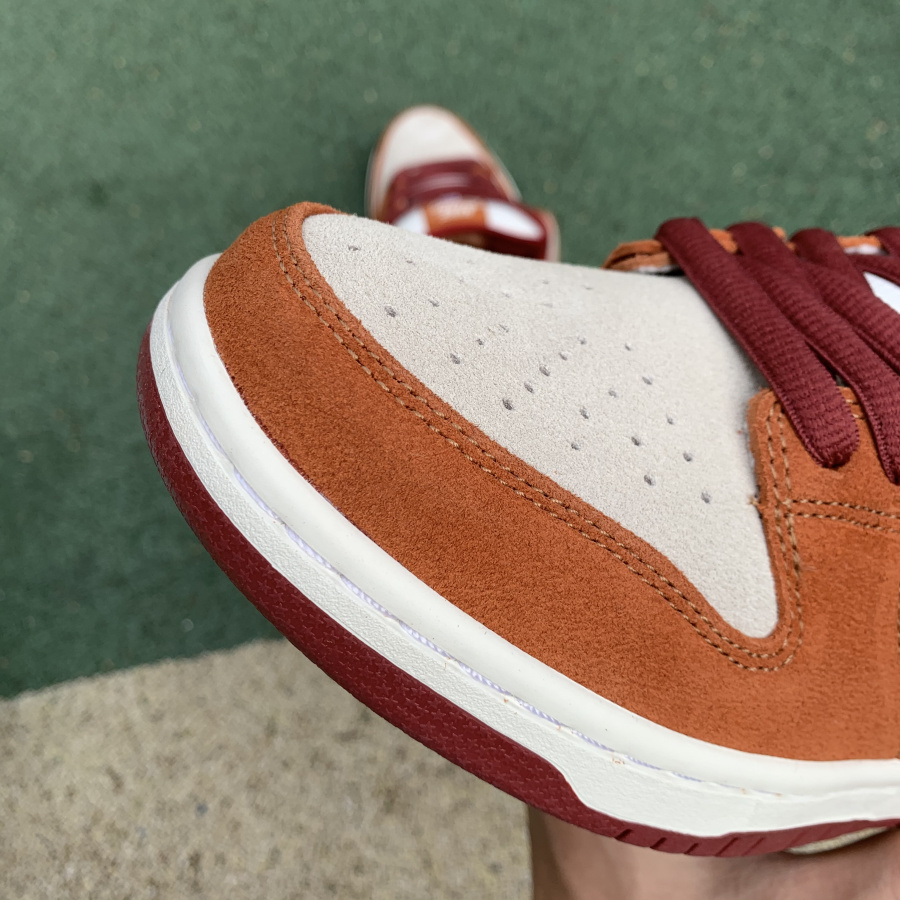 Nike  SB Dunk Low Pro Dark Russet Cedar White BQ6817-202 - 