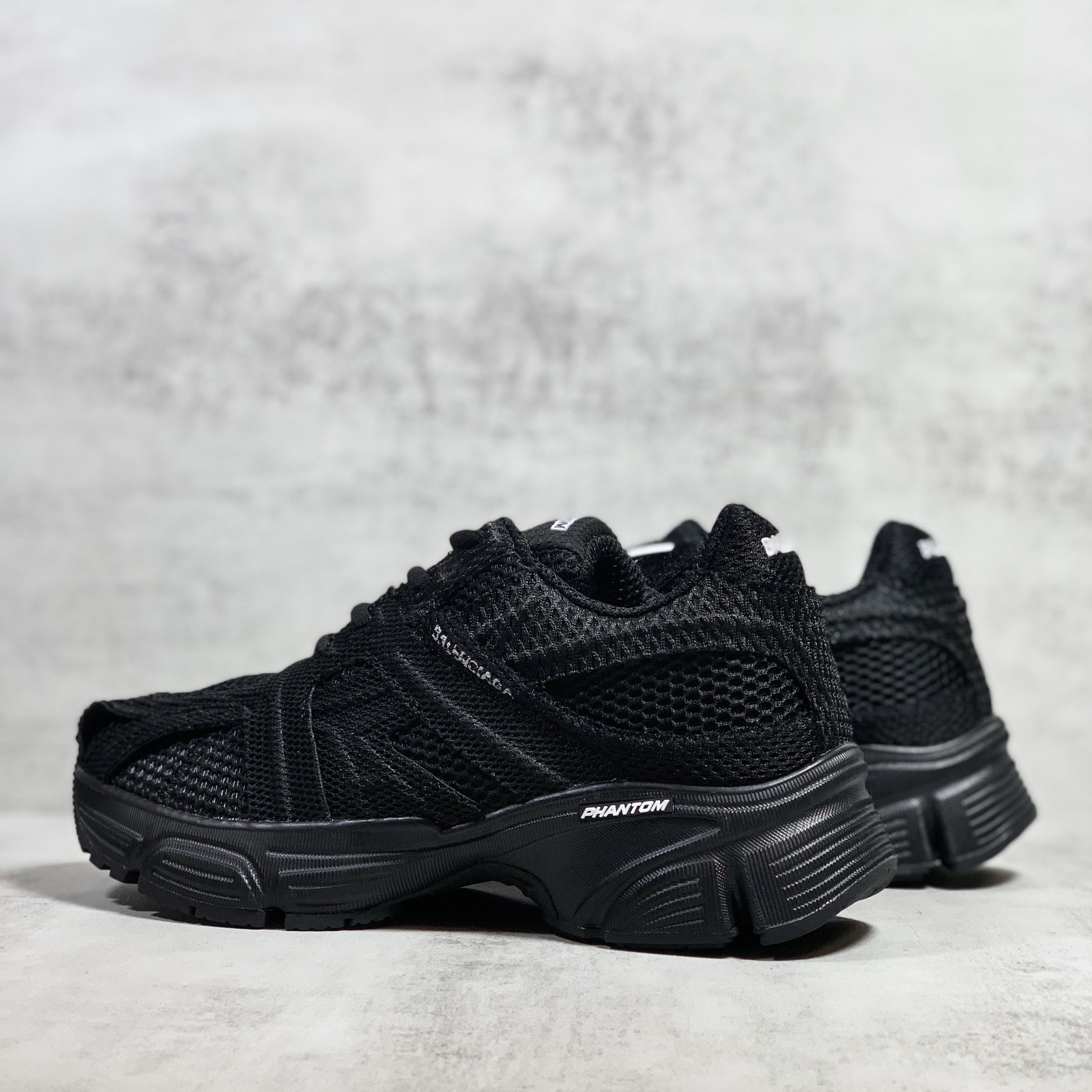 Balenciaga Men's Phantom Sneaker Washed In Black - 