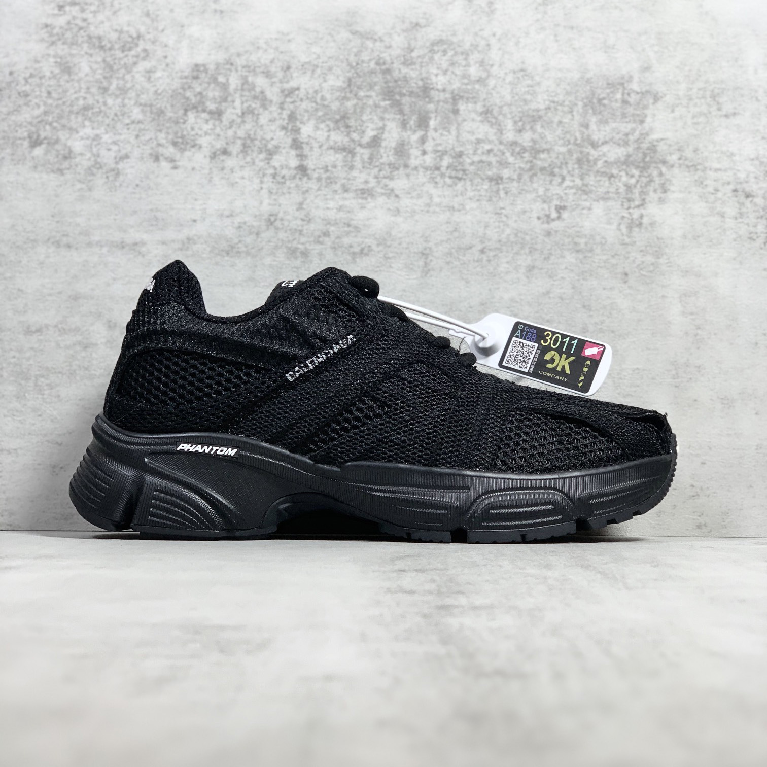 Balenciaga Men's Phantom Sneaker Washed In Black - 