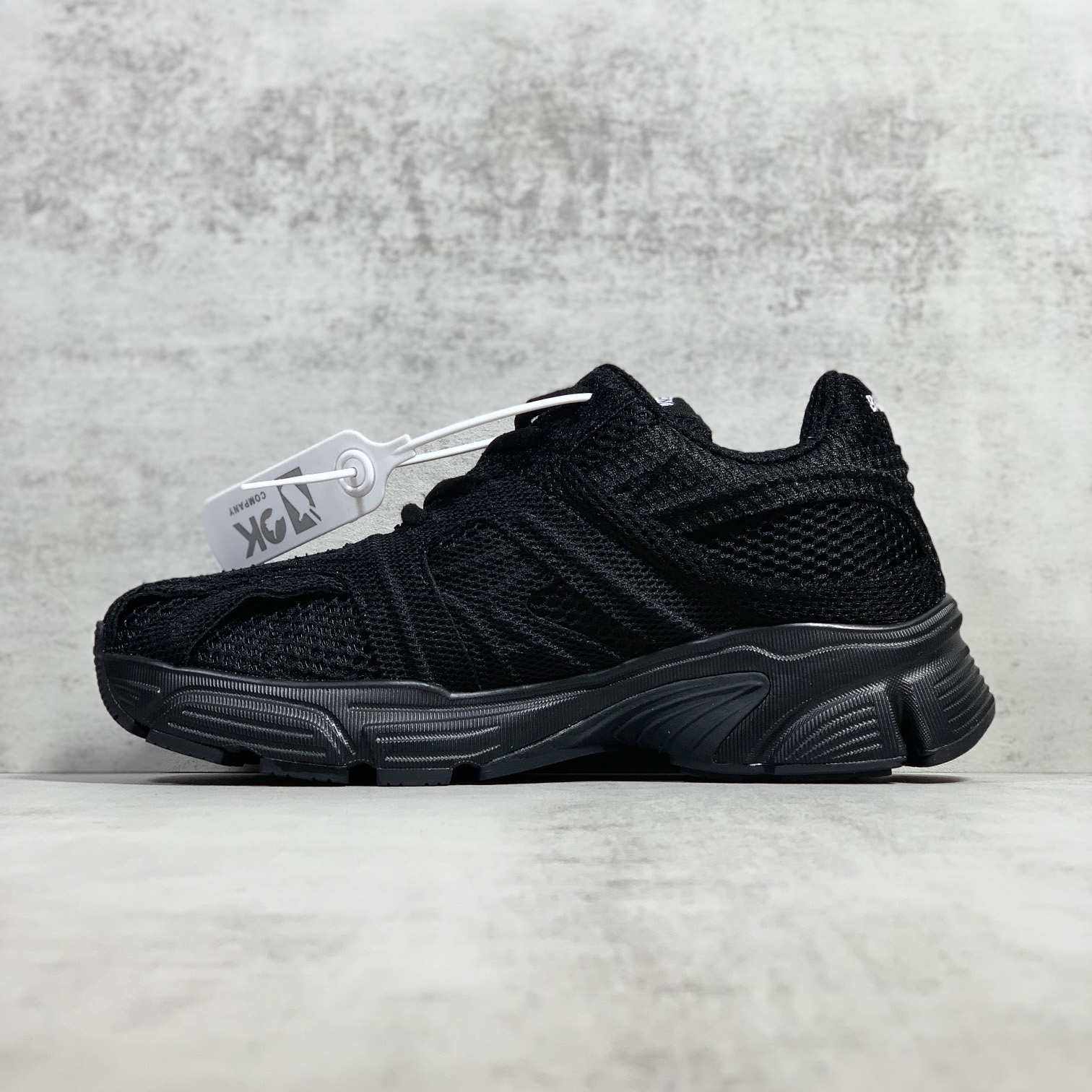 Balenciaga Men's Phantom Sneaker Washed In Black - 