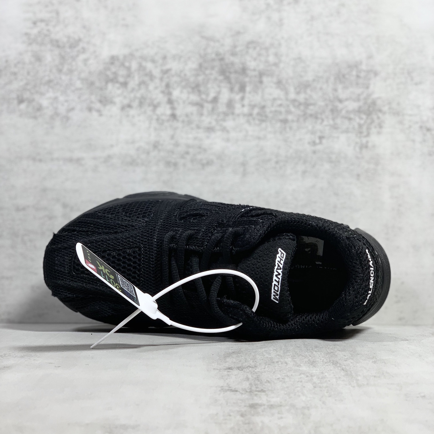 Balenciaga Men's Phantom Sneaker Washed In Black - 
